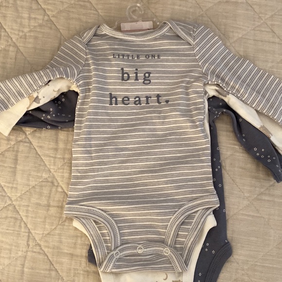 Lot of 0-3 month bodysuits/pants - Picture 5 of 8